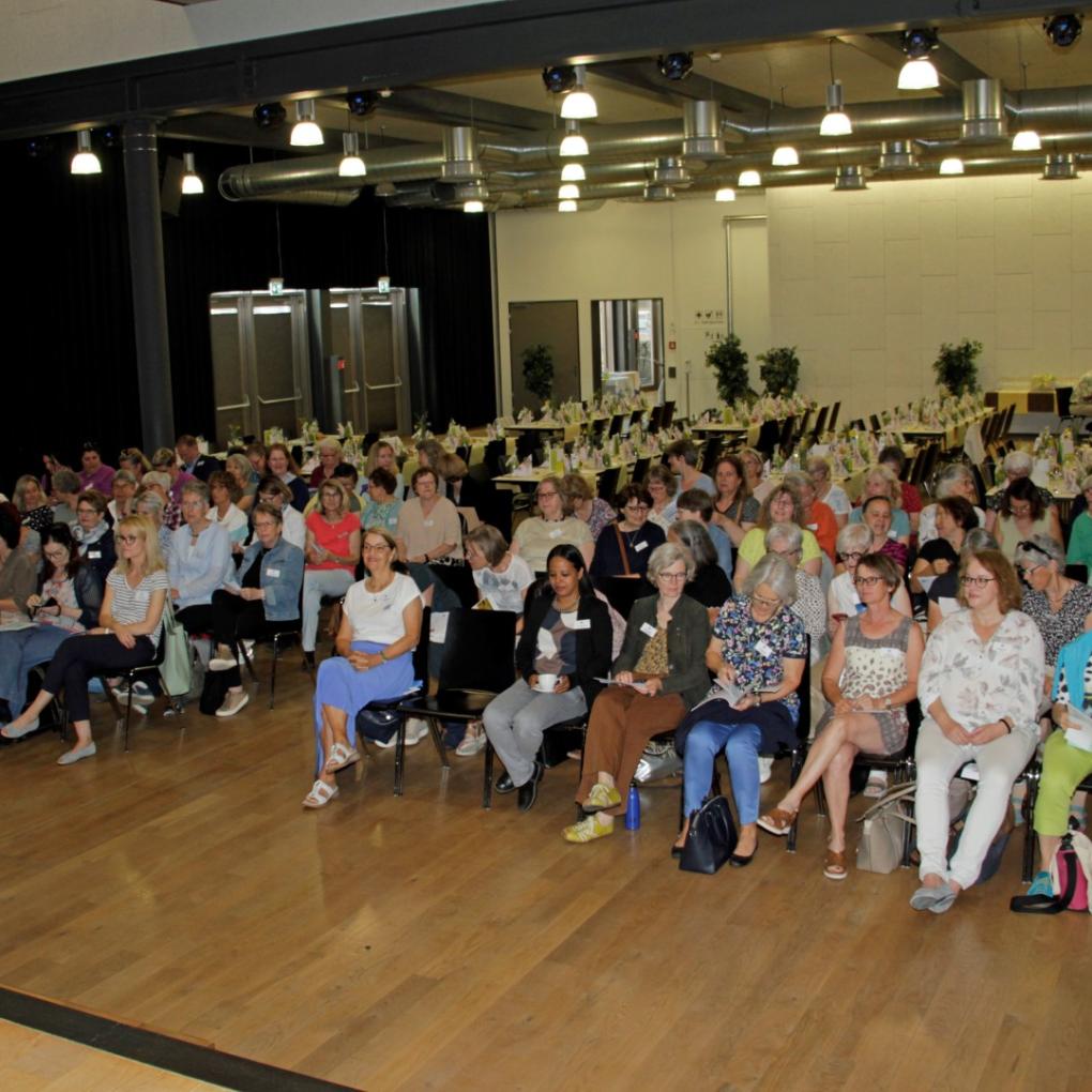 Blick in den Saal